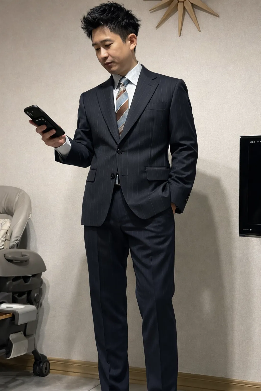 チャコールグレー ピンストライプスーツ